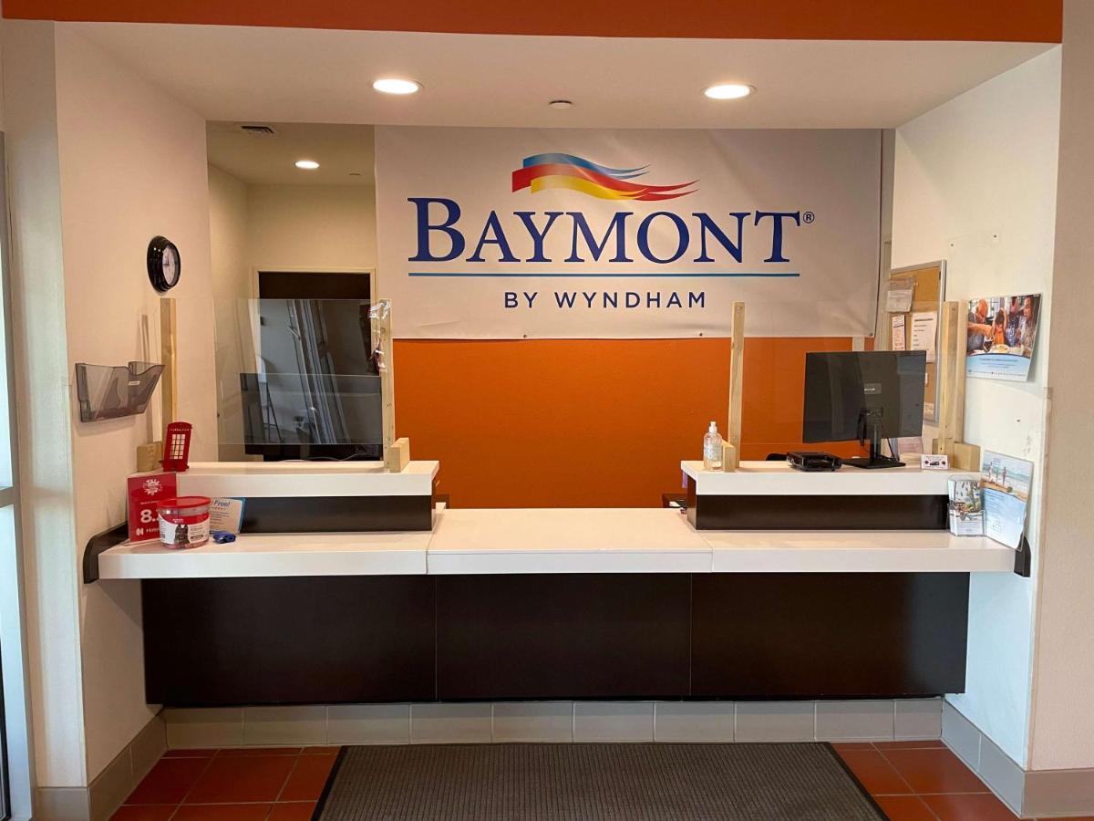 ホテル Baymont By Wyndham ウィリストン エクステリア 写真